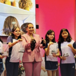 Alumnas de Colegio Adventista en Brasil donan cabello para elaborar pelucas